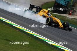 Jolyon Palmer (GBR) Renault Sport F1 Team RS16 locks up under braking. 12.11.2016. Formula 1 World Championship, Rd 20, Brazilian Grand Prix, Sao Paulo, Brazil, Qualifying Day.