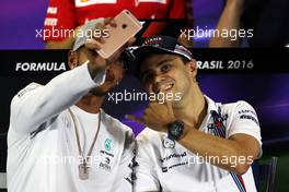 (L to R): Lewis Hamilton (GBR) Mercedes AMG F1 with Felipe Massa (BRA) Williams in the FIA Press Conference. 10.11.2016. Formula 1 World Championship, Rd 20, Brazilian Grand Prix, Sao Paulo, Brazil, Preparation Day.
