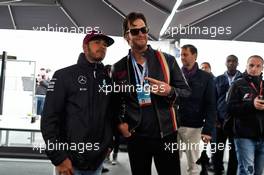(L to R): Lewis Hamilton (GBR) Mercedes AMG F1 with Tom Brady (USA) New England Patriots Quarterback. 12.06.2016. Formula 1 World Championship, Rd 7, Canadian Grand Prix, Montreal, Canada, Race Day.
