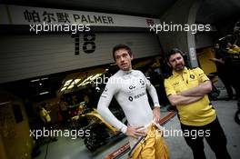 Jolyon Palmer (GBR) Renault Sport F1 Team. 16.04.2016. Formula 1 World Championship, Rd 3, Chinese Grand Prix, Shanghai, China, Qualifying Day.