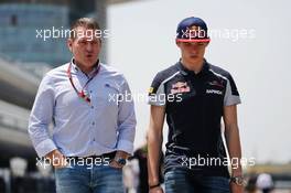 (L to R): Jos Verstappen (NLD) with his son Max Verstappen (NLD) Scuderia Toro Rosso. 17.04.2016. Formula 1 World Championship, Rd 3, Chinese Grand Prix, Shanghai, China, Race Day.