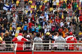 Fans at the drivers parade. 17.04.2016. Formula 1 World Championship, Rd 3, Chinese Grand Prix, Shanghai, China, Race Day.
