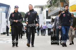 (L to R): Max Verstappen (NLD) Red Bull Racing with Jonathan Wheatley (GBR) Red Bull Racing Team Manager and Daniel Ricciardo (AUS) Red Bull Racing. 13.05.2016. Formula 1 World Championship, Rd 5, Spanish Grand Prix, Barcelona, Spain, Practice Day.