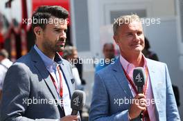 (L to R): Steve Jones (GBR) Channel 4 F1 Presenter with David Coulthard (GBR) Red Bull Racing and Scuderia Toro Advisor / Channel 4 F1 Commentator. 15.05.2016. Formula 1 World Championship, Rd 5, Spanish Grand Prix, Barcelona, Spain, Race Day.