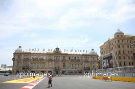 Track preparations. 16.06.2016. Formula 1 World Championship, Rd 8, European Grand Prix, Baku Street Circuit, Azerbaijan, Preparation Day.