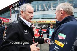 (L to R): Jerome Stoll (FRA) Renault Sport F1 President on the grid with Dr Helmut Marko (AUT) Red Bull Motorsport Consultant. 10.07.2016. Formula 1 World Championship, Rd 10, British Grand Prix, Silverstone, England, Race Day.