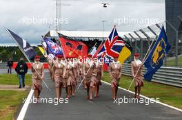 Grid girls. 10.07.2016. Formula 1 World Championship, Rd 10, British Grand Prix, Silverstone, England, Race Day.