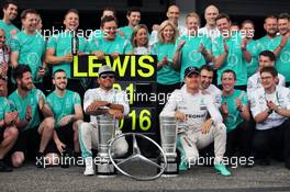 Race winner Lewis Hamilton (GBR) Mercedes AMG F1 celebrates with team mate Nico Rosberg (GER) Mercedes AMG F1 and the team. 31.07.2016. Formula 1 World Championship, Rd 12, German Grand Prix, Hockenheim, Germany, Race Day.