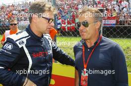 (L to R): Bernd Maylander (GER) FIA Safety Car Driver with Jean Alesi (FRA) on the grid. 24.07.2016. Formula 1 World Championship, Rd 11, Hungarian Grand Prix, Budapest, Hungary, Race Day.