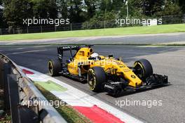 Kevin Magnussen (DEN) Renault Sport F1 Team RS16. 02.09.2016. Formula 1 World Championship, Rd 14, Italian Grand Prix, Monza, Italy, Practice Day.