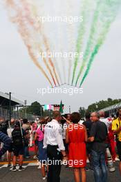 Air display over the grid. 04.09.2016. Formula 1 World Championship, Rd 14, Italian Grand Prix, Monza, Italy, Race Day.
