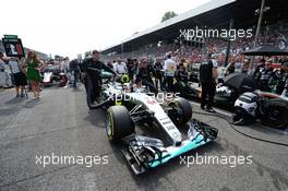 Lewis Hamilton (GBR) Mercedes AMG F1 W07 Hybrid on the grid. 04.09.2016. Formula 1 World Championship, Rd 14, Italian Grand Prix, Monza, Italy, Race Day.