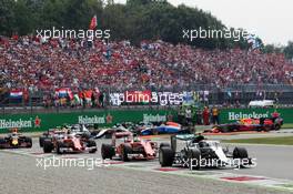 Nico Rosberg (GER) Mercedes AMG F1 W07 Hybrid leads at the start of the race. 04.09.2016. Formula 1 World Championship, Rd 14, Italian Grand Prix, Monza, Italy, Race Day.