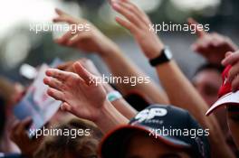 Fans in the pits. 01.09.2016. Formula 1 World Championship, Rd 14, Italian Grand Prix, Monza, Italy, Preparation Day.