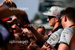Nico Hulkenberg (GER) Sahara Force India F1 signs autographs for the fans. 01.09.2016. Formula 1 World Championship, Rd 14, Italian Grand Prix, Monza, Italy, Preparation Day.