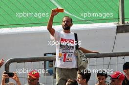 A fan with an old t-shirt. 01.09.2016. Formula 1 World Championship, Rd 14, Italian Grand Prix, Monza, Italy, Preparation Day.