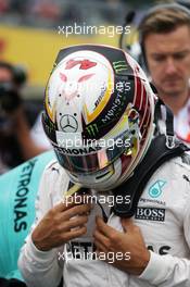 Lewis Hamilton (GBR) Mercedes AMG F1 on the grid. 09.10.2016. Formula 1 World Championship, Rd 17, Japanese Grand Prix, Suzuka, Japan, Race Day.