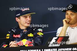 (L to R): Max Verstappen (NLD) Red Bull Racing with Nico Rosberg (GER) Mercedes AMG F1 in the FIA Press Conference. 09.10.2016. Formula 1 World Championship, Rd 17, Japanese Grand Prix, Suzuka, Japan, Race Day.