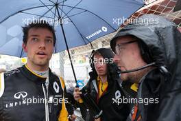 Jolyon Palmer (GBR), Renault Sport F1 Team ad Julien Simon-Chautemps (FRA), Renault Sport F1 Team  29.05.2015. Formula 1 World Championship, Rd 6, Monaco Grand Prix, Monte Carlo, Monaco, Race Day.