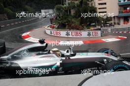 Lewis Hamilton (GBR) Mercedes AMG F1 W07 Hybrid runs wide. 29.05.2015. Formula 1 World Championship, Rd 6, Monaco Grand Prix, Monte Carlo, Monaco, Race Day.