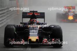 Daniil Kvyat (RUS) Scuderia Toro Rosso STR11. 29.05.2015. Formula 1 World Championship, Rd 6, Monaco Grand Prix, Monte Carlo, Monaco, Race Day.