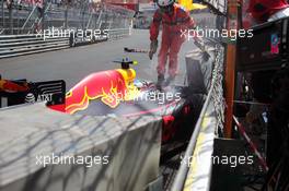Max Verstappen (NLD) Red Bull Racing RB12 crashed during qualifying. 28.05.2016. Formula 1 World Championship, Rd 6, Monaco Grand Prix, Monte Carlo, Monaco, Qualifying Day.