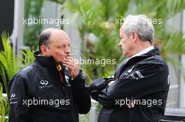 (L to R): Frederic Vasseur (FRA) Renault Sport F1 Team Racing Director with Jerome Stoll (FRA) Renault Sport F1 President. 28.10.2016. Formula 1 World Championship, Rd 19, Mexican Grand Prix, Mexico City, Mexico, Practice Day.