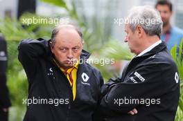 (L to R): Frederic Vasseur (FRA) Renault Sport F1 Team Racing Director with Jerome Stoll (FRA) Renault Sport F1 President. 28.10.2016. Formula 1 World Championship, Rd 19, Mexican Grand Prix, Mexico City, Mexico, Practice Day.