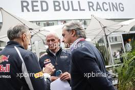 (L to R): Franz Tost (AUT) Scuderia Toro Rosso Team Principal with Dr Helmut Marko (AUT) Red Bull Motorsport Consultant and Carlos Sainz (ESP). 28.10.2016. Formula 1 World Championship, Rd 19, Mexican Grand Prix, Mexico City, Mexico, Practice Day.