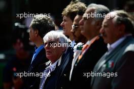 Bernie Ecclestone (GBR) as the grid observes the national anthem. 30.10.2016. Formula 1 World Championship, Rd 19, Mexican Grand Prix, Mexico City, Mexico, Race Day.