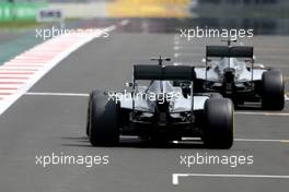 Nico Rosberg (GER) Mercedes AMG F1  and Lewis Hamilton (GBR) Mercedes AMG F1   30.10.2016. Formula 1 World Championship, Rd 19, Mexican Grand Prix, Mexico City, Mexico, Race Day.