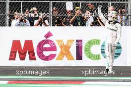 Race winner Lewis Hamilton (GBR) Mercedes AMG F1 celebrates in parc ferme. 30.10.2016. Formula 1 World Championship, Rd 19, Mexican Grand Prix, Mexico City, Mexico, Race Day.