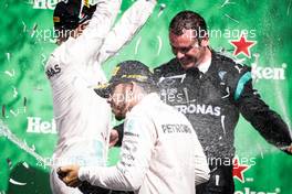 Race winner Lewis Hamilton (GBR) Mercedes AMG F1 celebrates on the podium. 30.10.2016. Formula 1 World Championship, Rd 19, Mexican Grand Prix, Mexico City, Mexico, Race Day.