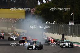 Lewis Hamilton (GBR) Mercedes AMG F1 W07 Hybrid locks up under braking as he leads at the start of the race. 30.10.2016. Formula 1 World Championship, Rd 19, Mexican Grand Prix, Mexico City, Mexico, Race Day.