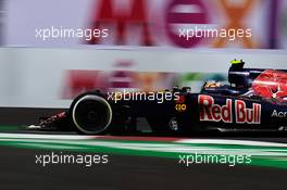 Carlos Sainz Jr (ESP) Scuderia Toro Rosso STR11. 30.10.2016. Formula 1 World Championship, Rd 19, Mexican Grand Prix, Mexico City, Mexico, Race Day.