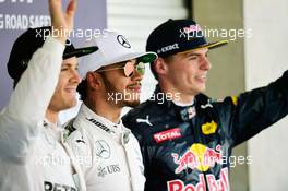 Qualifying top three in parc ferme (L to R): Nico Rosberg (GER) Mercedes AMG F1, second; Lewis Hamilton (GBR) Mercedes AMG F1, pole position; Max Verstappen (NLD) Red Bull Racing, third. 29.10.2016. Formula 1 World Championship, Rd 19, Mexican Grand Prix, Mexico City, Mexico, Qualifying Day.