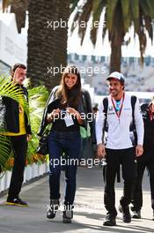 Fernando Alonso (ESP) McLaren with his girlfriend Linda Morselli. 29.10.2016. Formula 1 World Championship, Rd 19, Mexican Grand Prix, Mexico City, Mexico, Qualifying Day.