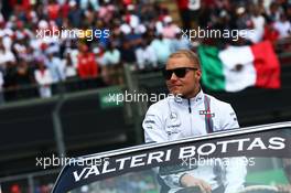 Valtteri Bottas (FIN) Williams on the drivers parade. 30.10.2016. Formula 1 World Championship, Rd 19, Mexican Grand Prix, Mexico City, Mexico, Race Day.