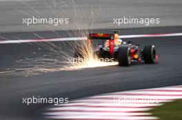 Max Verstappen (NLD) Red Bull Racing RB12 sends sparks flying. 01.10.2016. Formula 1 World Championship, Rd 16, Malaysian Grand Prix, Sepang, Malaysia, Saturday.