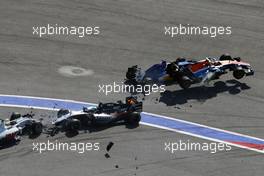 Start crash involving (L to R): Esteban Gutierrez (MEX) Haas F1 Team VF-16; Nico Hulkenberg (GER) Sahara Force India F1 VJM09; Marcus Ericsson (SWE) Sauber C35; and Rio Haryanto (IDN) Manor Racing MRT05. 01.05.2016. Formula 1 World Championship, Rd 4, Russian Grand Prix, Sochi Autodrom, Sochi, Russia, Race Day.