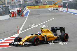 Jolyon Palmer (GBR) Renault Sport F1 Team RS16. 30.04.2016. Formula 1 World Championship, Rd 4, Russian Grand Prix, Sochi Autodrom, Sochi, Russia, Qualifying Day.