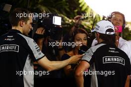 Sergio Perez (MEX) Sahara Force India F1 with the media. 18.09.2016. Formula 1 World Championship, Rd 15, Singapore Grand Prix, Marina Bay Street Circuit, Singapore, Race Day.