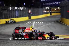 Max Verstappen (NLD) Red Bull Racing RB12. 18.09.2016. Formula 1 World Championship, Rd 15, Singapore Grand Prix, Marina Bay Street Circuit, Singapore, Race Day.
