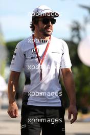 Fernando Alonso (ESP), McLaren Honda  18.09.2016. Formula 1 World Championship, Rd 15, Singapore Grand Prix, Marina Bay Street Circuit, Singapore, Race Day.
