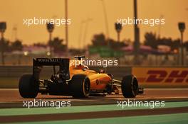 Kevin Magnussen (DEN) Renault Sport F1 Team RS16. 25.11.2016. Formula 1 World Championship, Rd 21, Abu Dhabi Grand Prix, Yas Marina Circuit, Abu Dhabi, Practice Day.