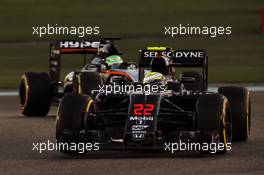 Jenson Button (GBR) McLaren MP4-31. 27.11.2016. Formula 1 World Championship, Rd 21, Abu Dhabi Grand Prix, Yas Marina Circuit, Abu Dhabi, Race Day.