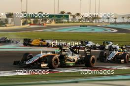 Nico Hulkenberg (GER) Sahara Force India F1 VJM09 at the start of the race. 27.11.2016. Formula 1 World Championship, Rd 21, Abu Dhabi Grand Prix, Yas Marina Circuit, Abu Dhabi, Race Day.