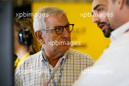 (L to R): Bernard Cambier (FRA) Renault Senior Vice President and Chairman of Africa-Middle East-India Region with Cyril Abiteboul (FRA) Renault Sport F1 Managing Director. 26.11.2016. Formula 1 World Championship, Rd 21, Abu Dhabi Grand Prix, Yas Marina Circuit, Abu Dhabi, Qualifying Day.