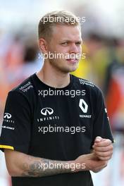 Kevin Magnussen (DEN) Renault Sport F1 Team  27.11.2016. Formula 1 World Championship, Rd 21, Abu Dhabi Grand Prix, Yas Marina Circuit, Abu Dhabi, Race Day.