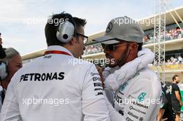Lewis Hamilton (GBR) Mercedes AMG F1 with Andrew Shovlin (GBR) Mercedes AMG F1 Engineer on the grid. 23.10.2016. Formula 1 World Championship, Rd 18, United States Grand Prix, Austin, Texas, USA, Race Day.